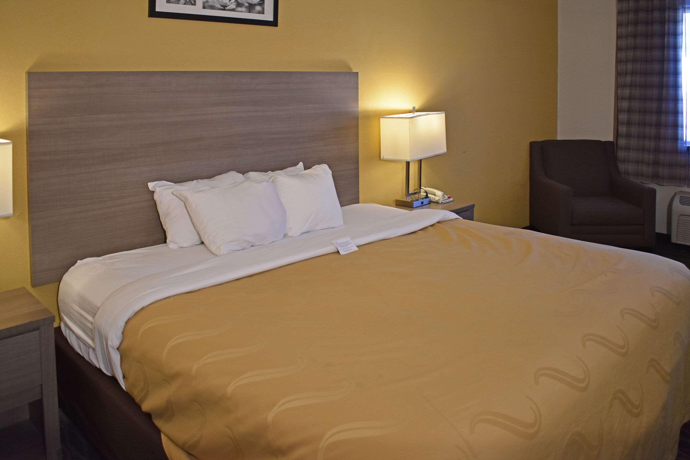 Quality Inn & Suites Kearneysville - Martinsburg Екстер'єр фото