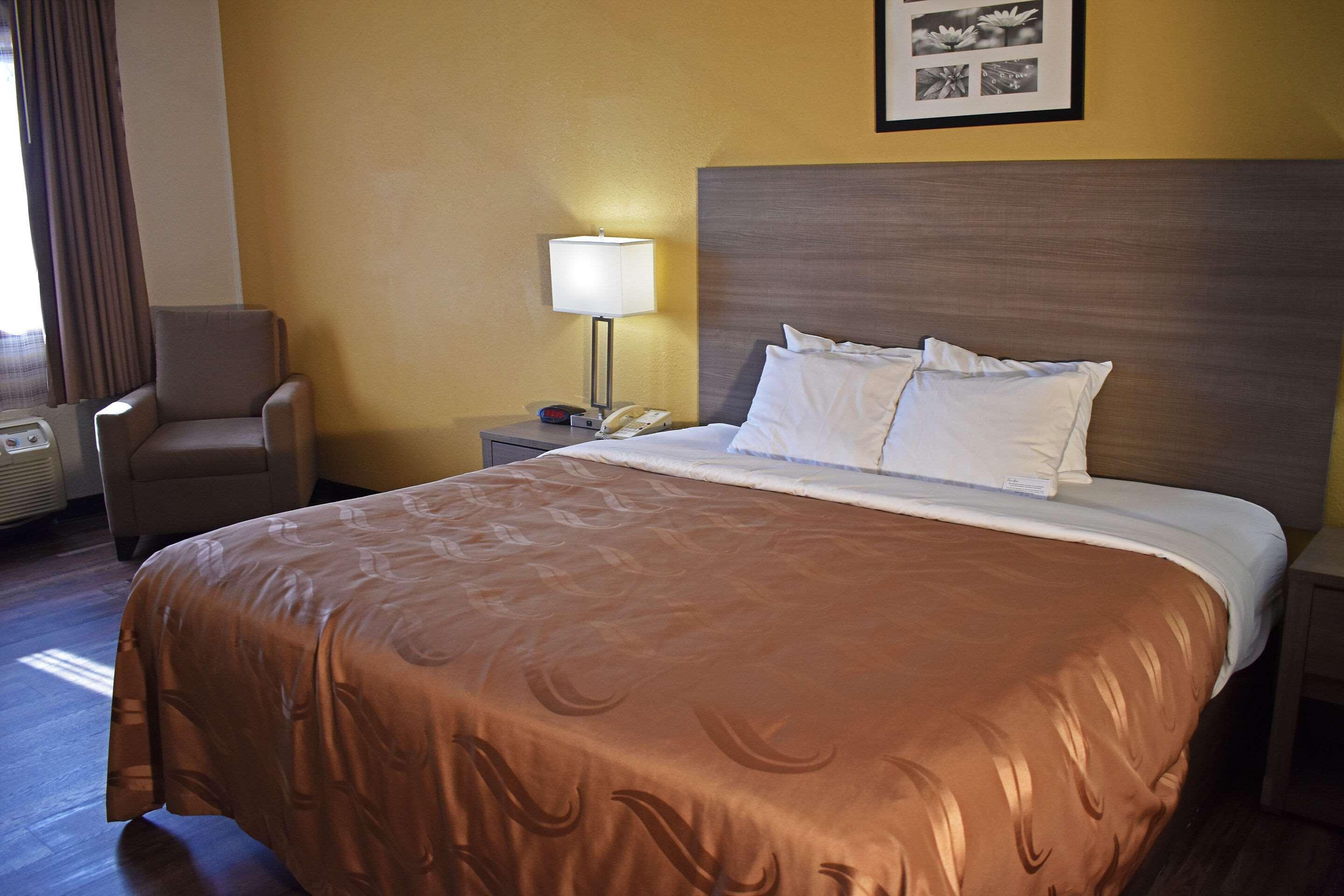 Quality Inn & Suites Kearneysville - Martinsburg Екстер'єр фото