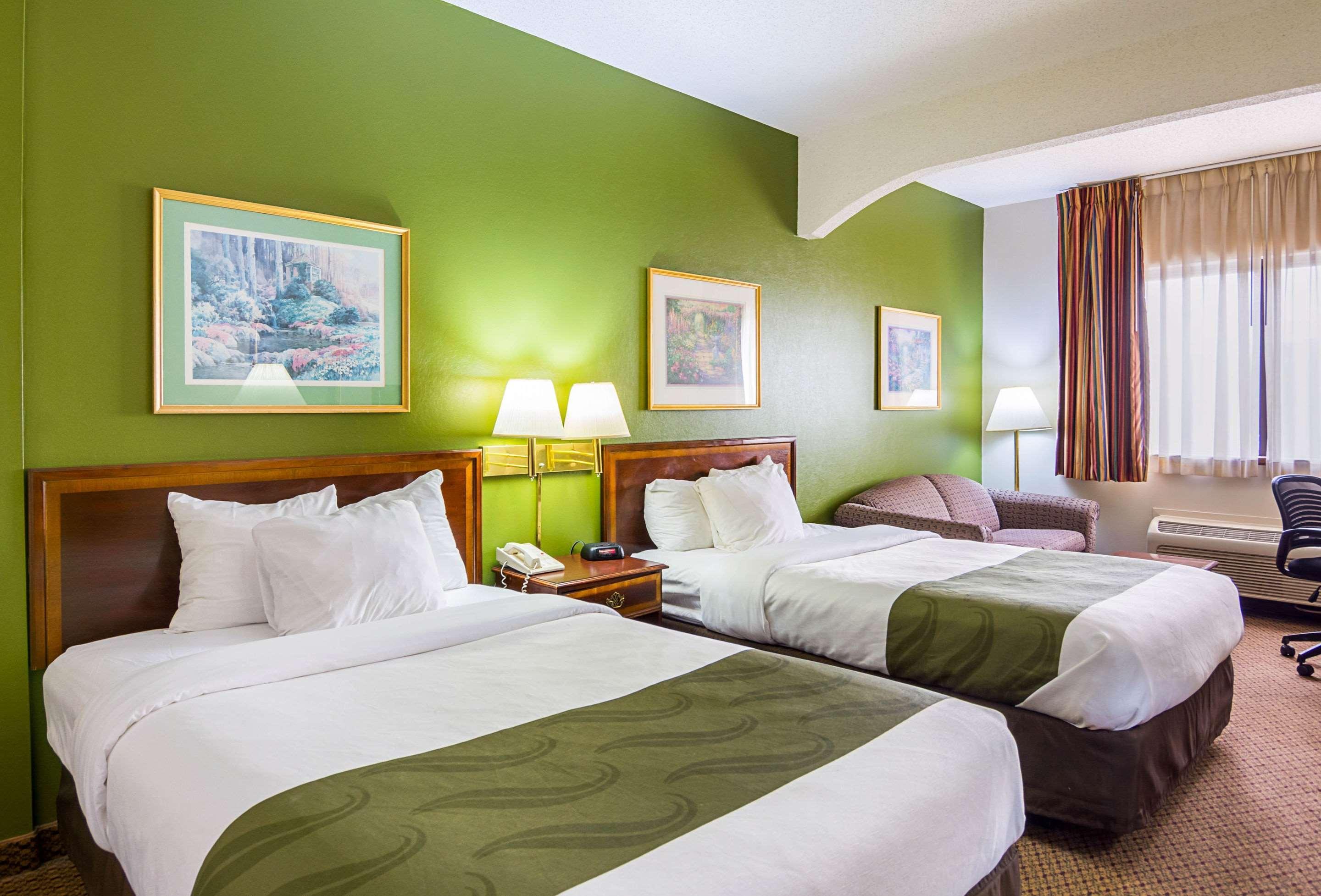 Quality Inn & Suites Kearneysville - Martinsburg Екстер'єр фото