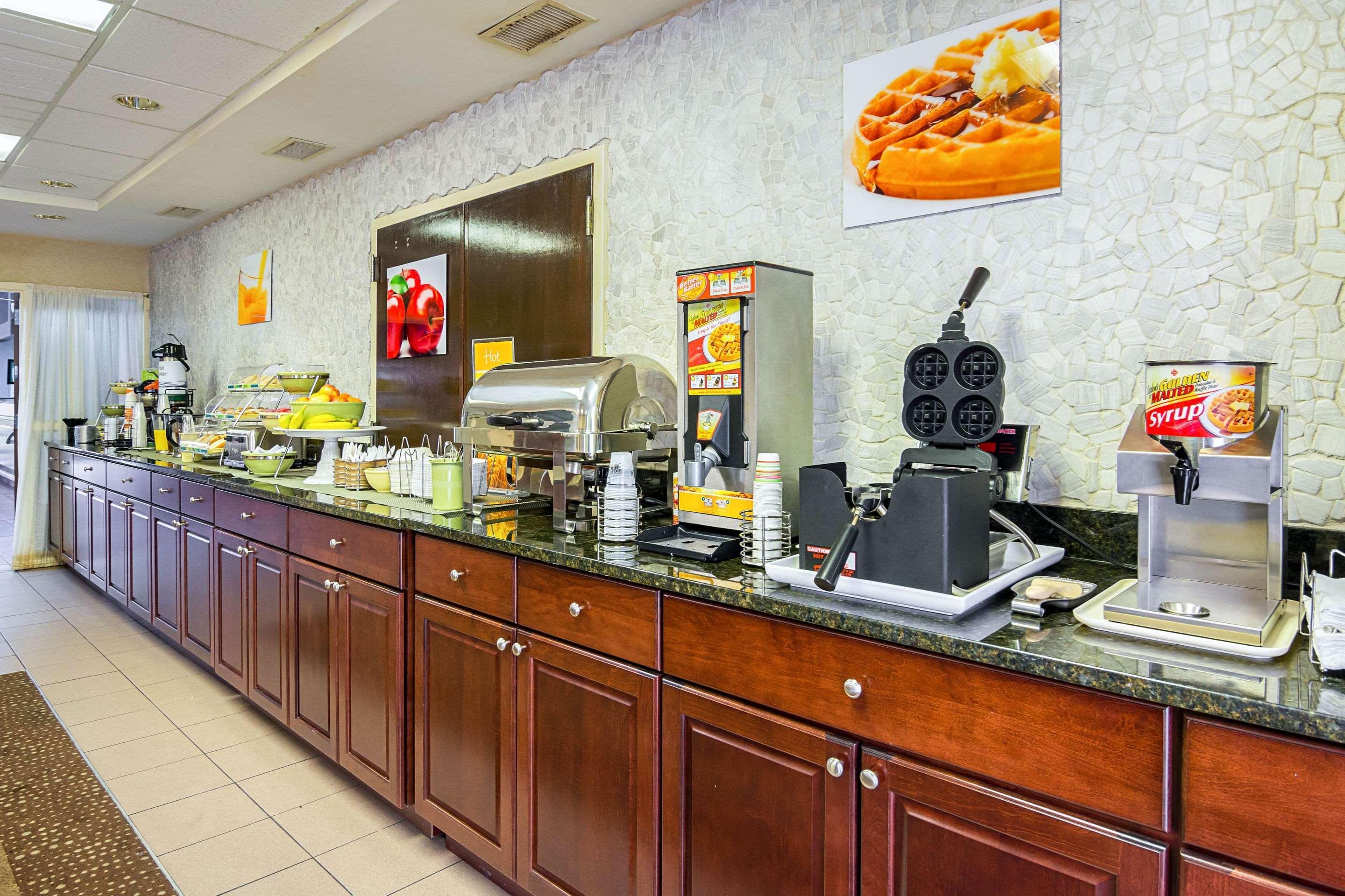 Quality Inn & Suites Kearneysville - Martinsburg Екстер'єр фото