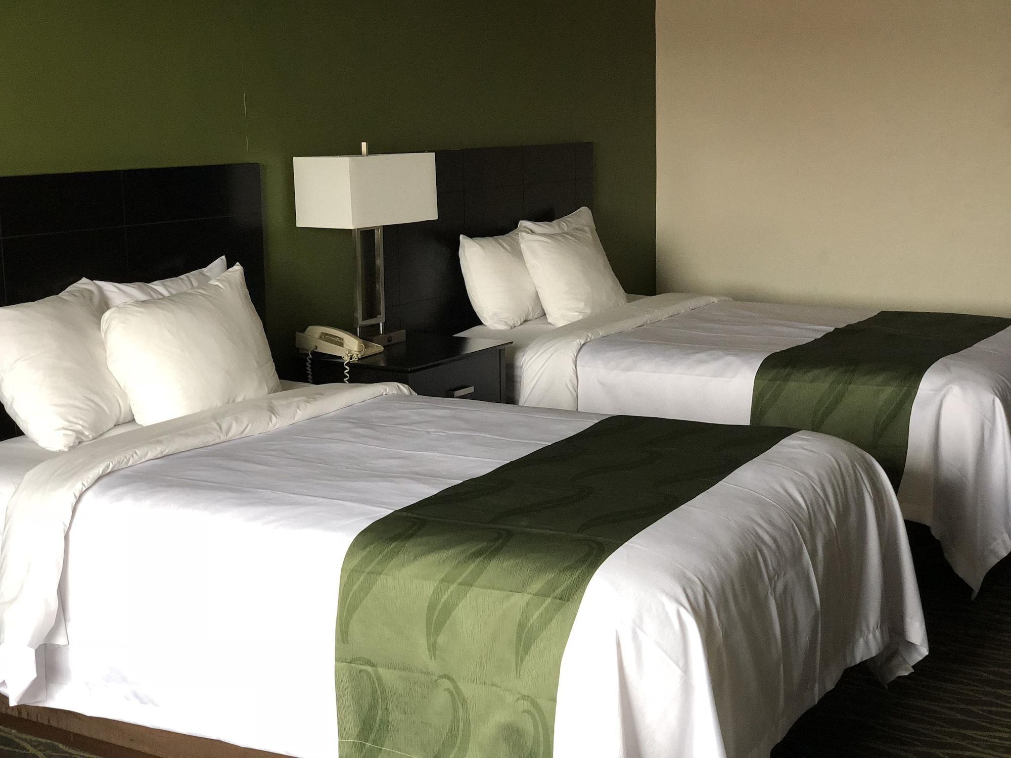 Quality Inn & Suites Kearneysville - Martinsburg Екстер'єр фото