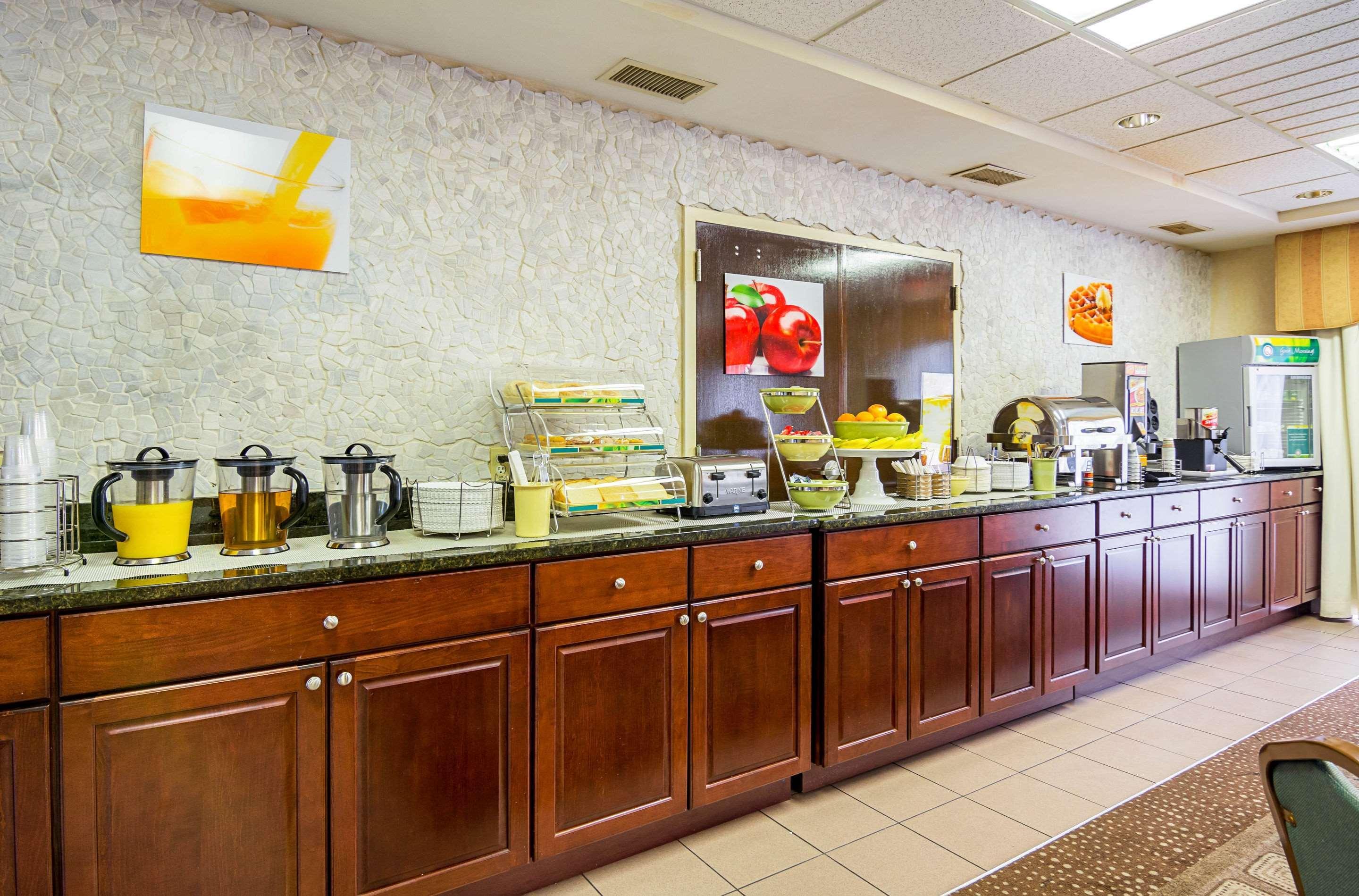 Quality Inn & Suites Kearneysville - Martinsburg Екстер'єр фото
