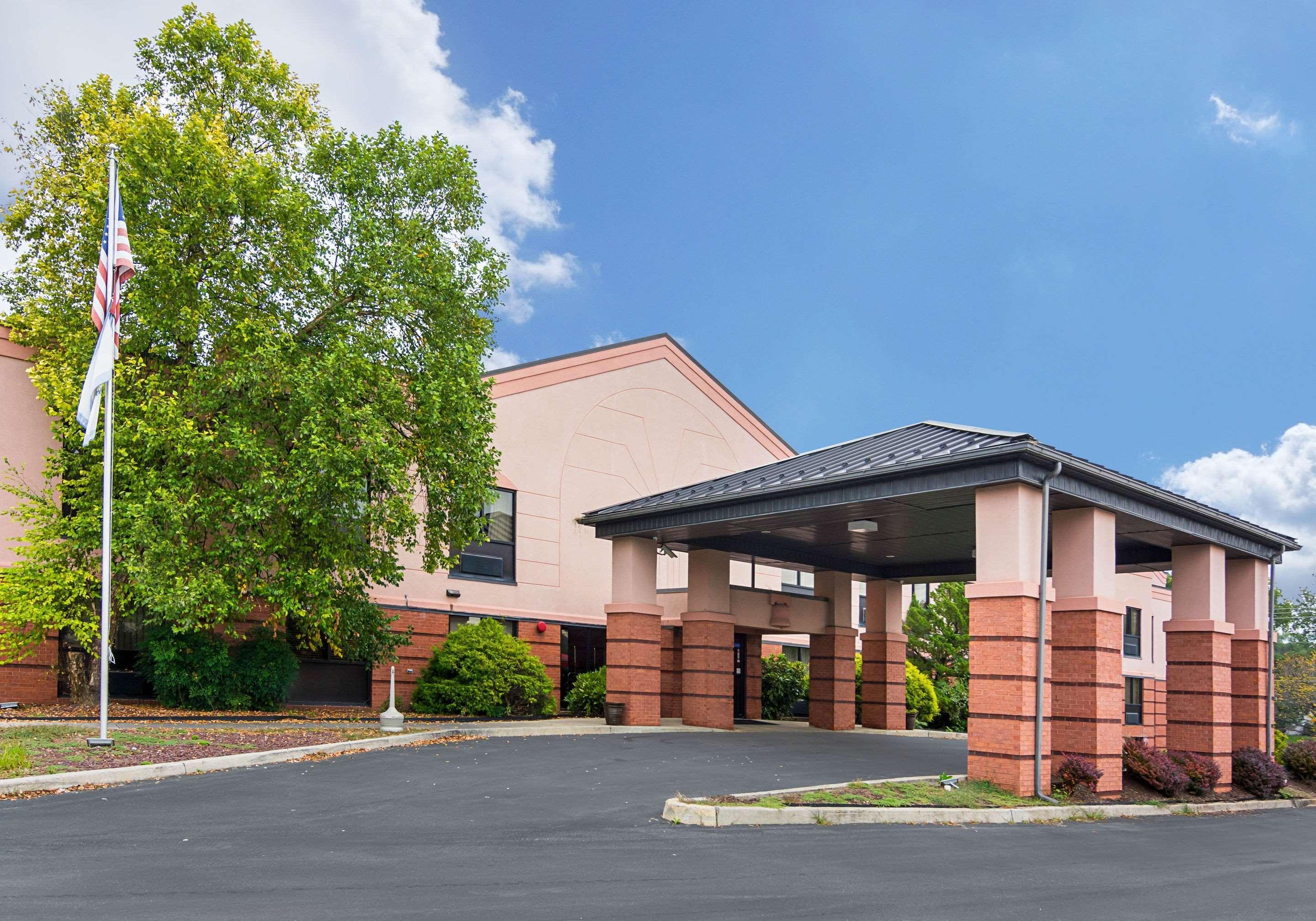 Quality Inn & Suites Kearneysville - Martinsburg Екстер'єр фото