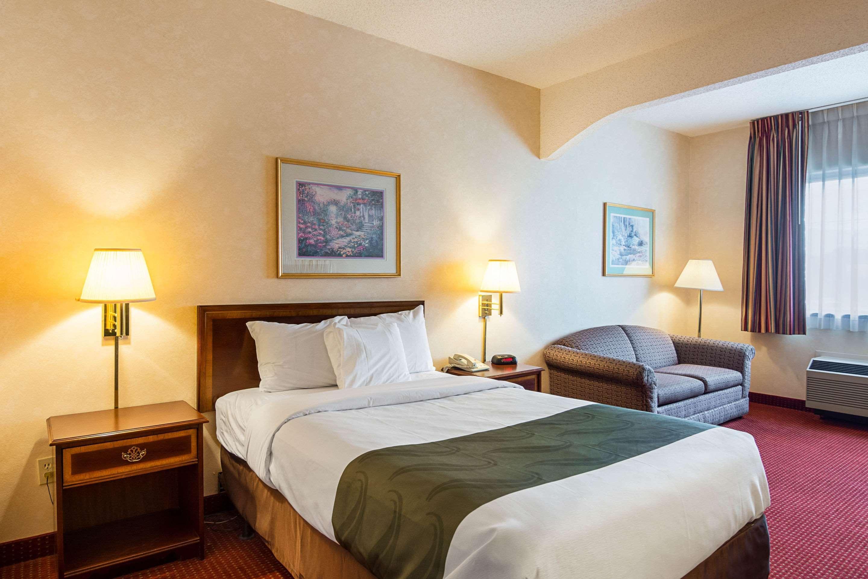 Quality Inn & Suites Kearneysville - Martinsburg Екстер'єр фото