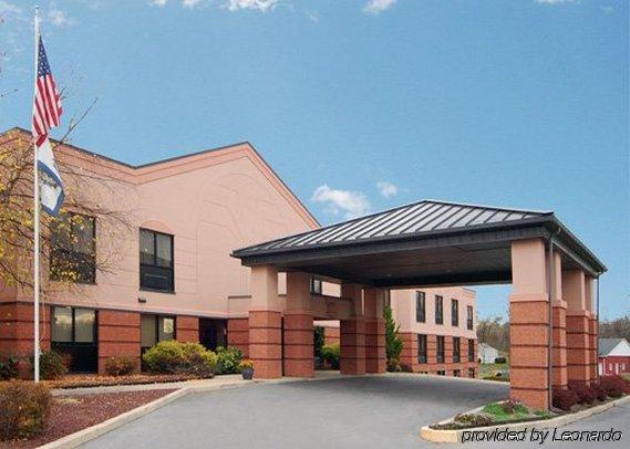 Quality Inn & Suites Kearneysville - Martinsburg Екстер'єр фото